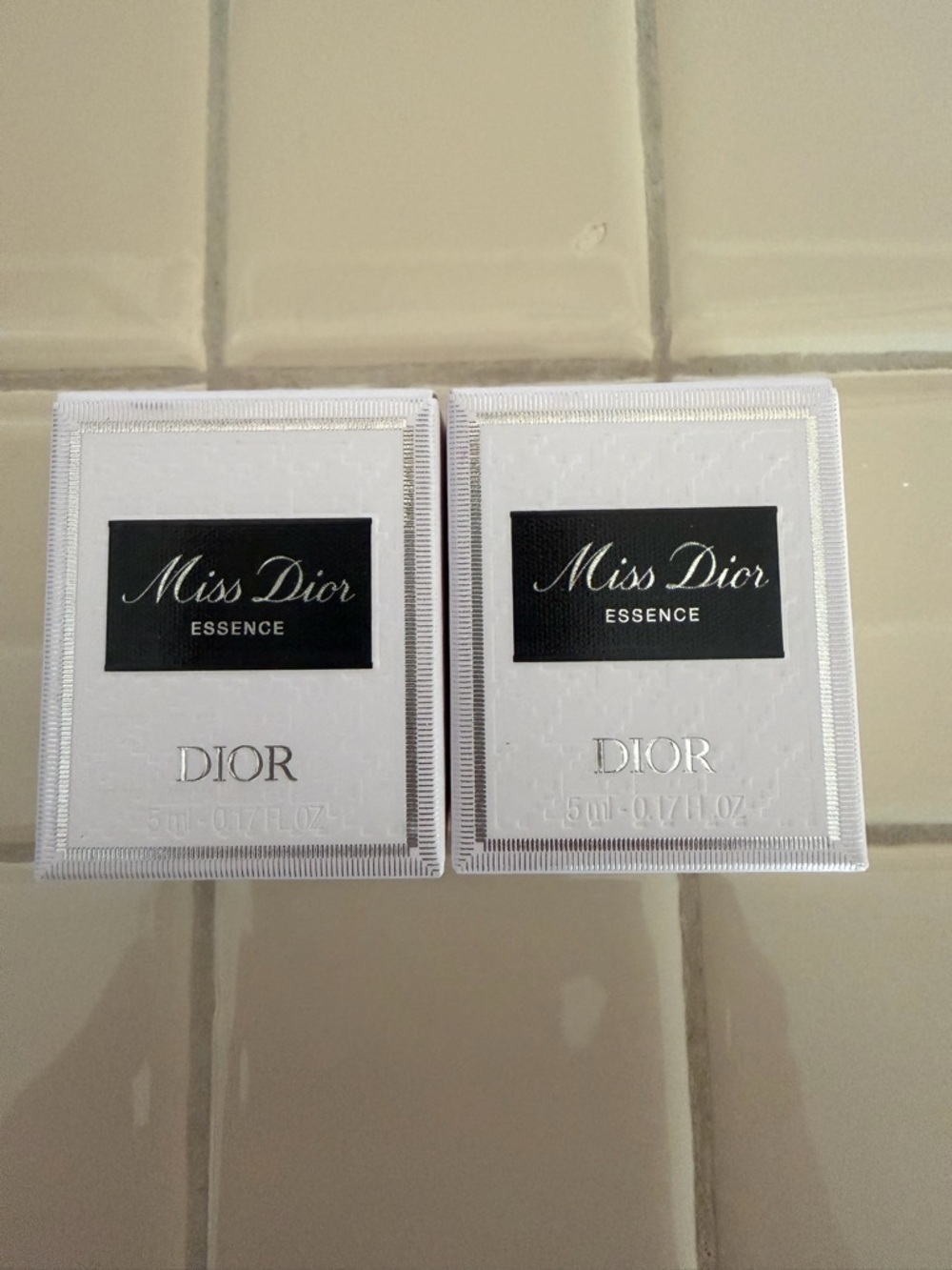 Miss Dior MINI Essence de Parfum DUO - Picture 5 of 7